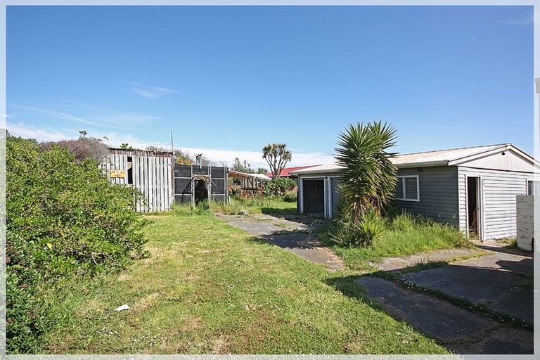 Photo of property in 14 Linklater Avenue, Foxton Beach, Foxton, 4815