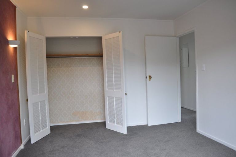 Photo of property in 2/36 Hillcrest Avenue, Hillcrest, Auckland, 0627