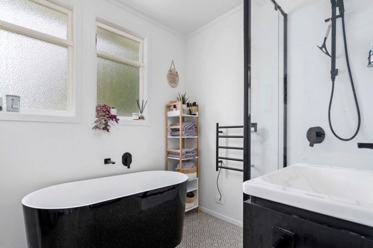 Photo of property in 5 Konini Street, Inglewood, 4330