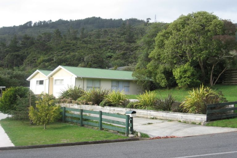 Photo of property in 1a Ngahere Street, Stokes Valley, Lower Hutt, 5019