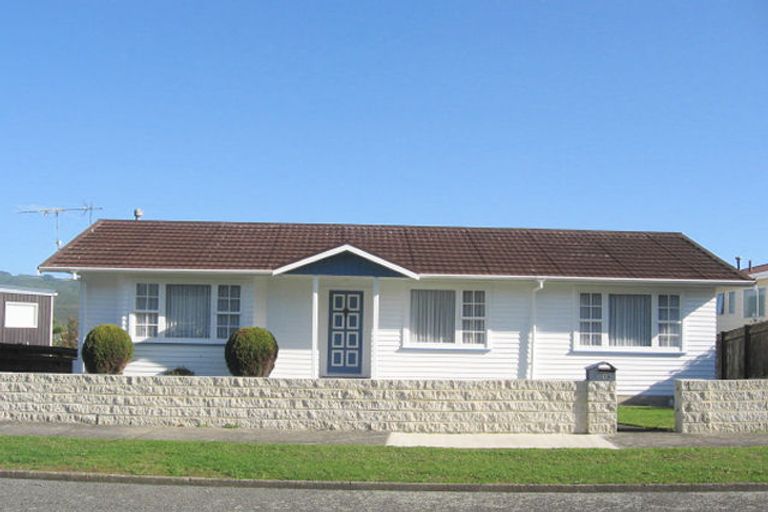 Photo of property in 18 Inlet View, Titahi Bay, Porirua, 5022