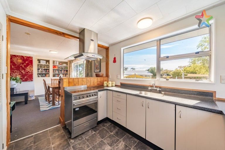 Photo of property in 172 Holborn Drive, Stokes Valley, Lower Hutt, 5019