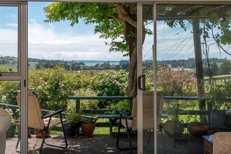 Photo of property in 33 Trig Road, Whitford, Howick, 2571