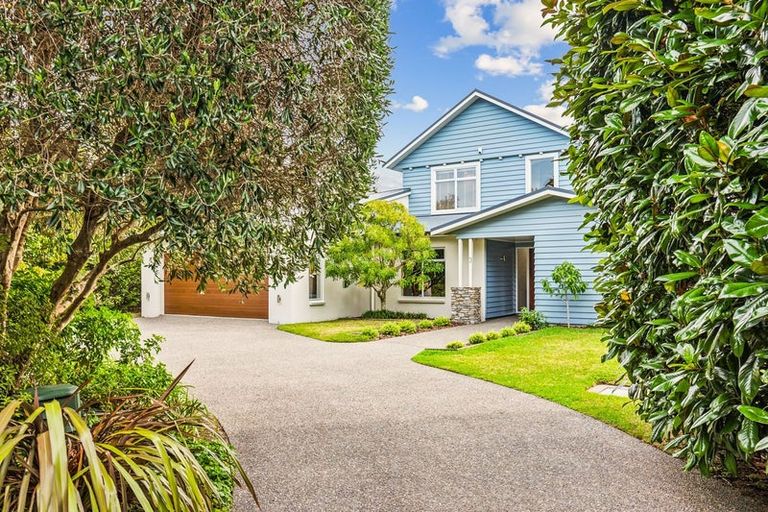 Photo of property in 3 Southleigh, Raumati South, Paraparaumu, 5032