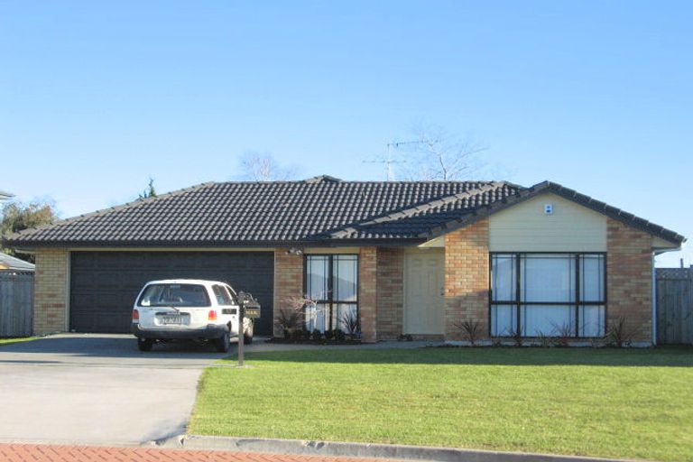 Photo of property in 17 Ashkirk Place, Wattle Downs, Auckland, 2103