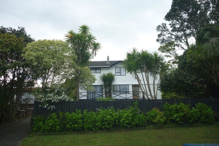 Photo of property in 2/20 Girrahween Drive, Totara Vale, Auckland, 0629