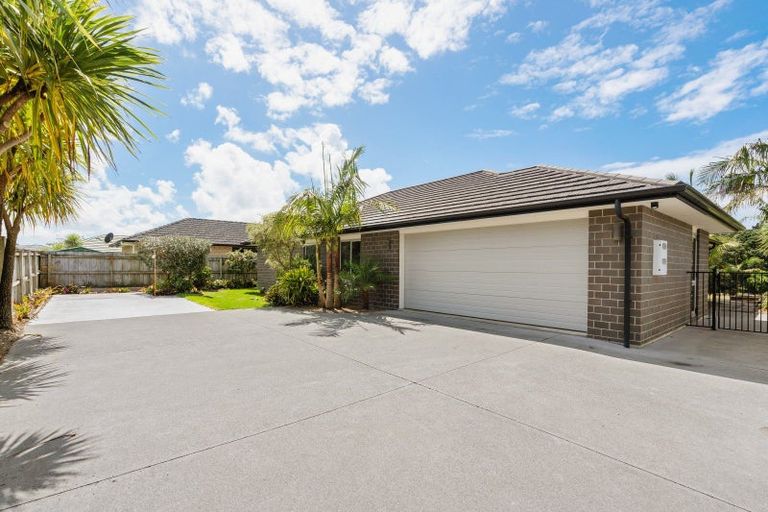 Photo of property in 11 Waitaha Place, Ruakaka, 0116