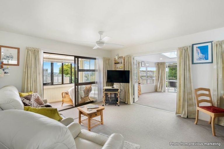 Photo of property in 4 Brian Crescent, Stanmore Bay, Whangaparaoa, 0932