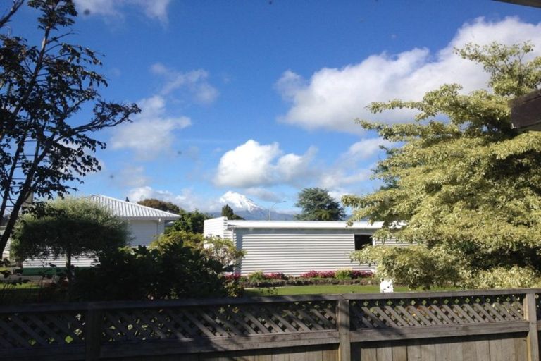 Photo of property in 5 Kahikatea Street, Inglewood, 4330