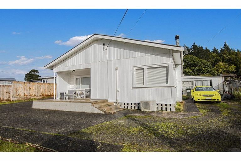 Photo of property in 137 King Street, Hikurangi, 0114