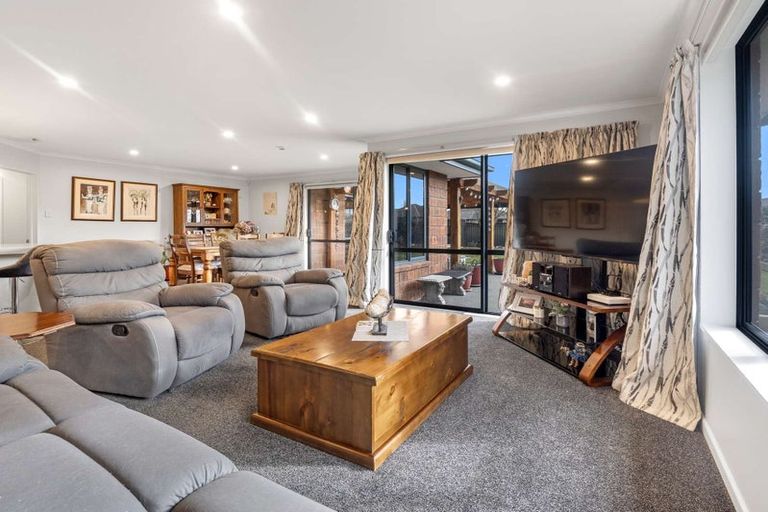 Photo of property in 7 Strathcarron Place, Broomfield, Christchurch, 8042