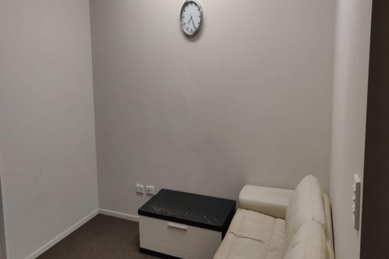 Photo of property in 5 Hazel Glen, Bayview, Auckland, 0629