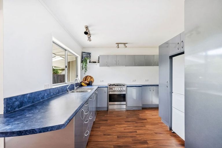 Photo of property in 16 Sierra Avenue, Te Kamo, Whangarei, 0112