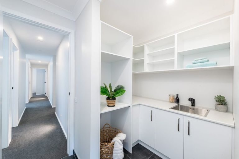 Photo of property in 54 Farnworth Terrace, Glenside, Wellington, 6037