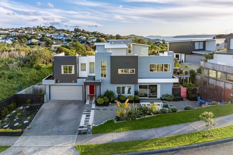 Photo of property in 3 Mo Street, Camborne, Porirua, 5026