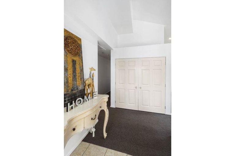 Photo of property in 2 Ali Place, Ranui, Auckland, 0612