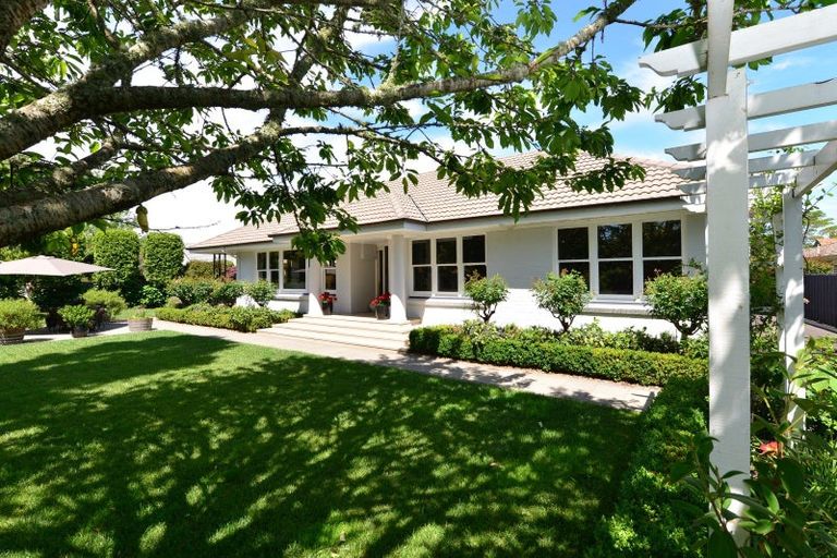 Photo of property in 18 Fairfield Road, Fairfield, Hamilton, 3214