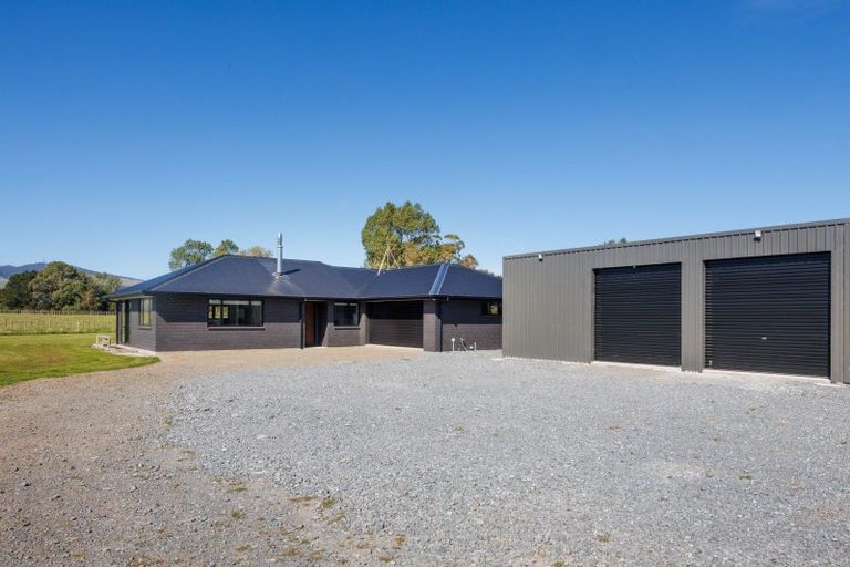 Photo of property in 1373 Colyton Road, Ashhurst, 4470