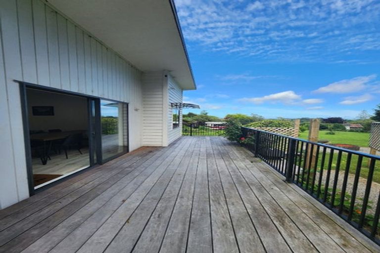 Photo of property in 28 Ihaka Hakuene Street, Manakau, Levin, 5573
