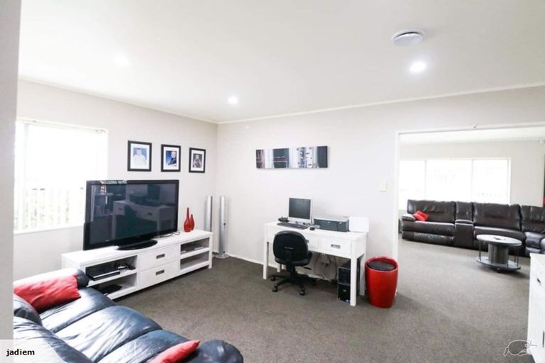 Photo of property in 58 Elsie Drive, Waiuku, 2123