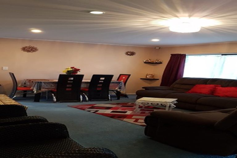 Photo of property in 1/42 Brains Road, Kelston, Auckland, 0602