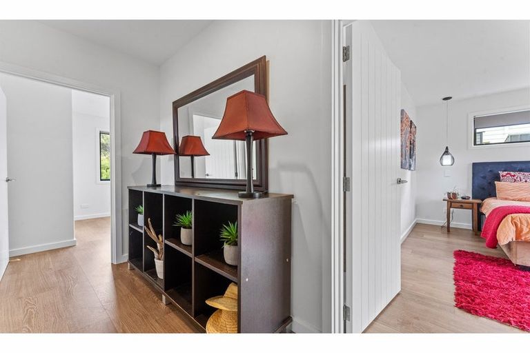 Photo of property in 5 Libertia Lane, Orewa, 0931