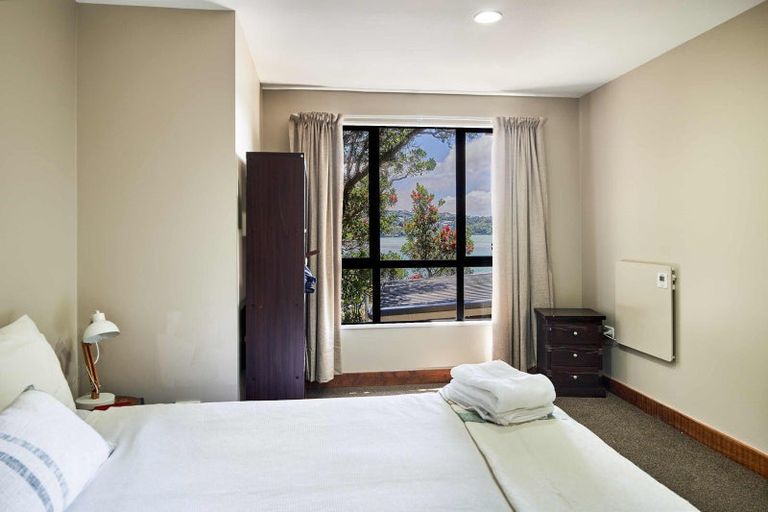 Photo of property in 82 Paremata Road, Paremata, Porirua, 5024