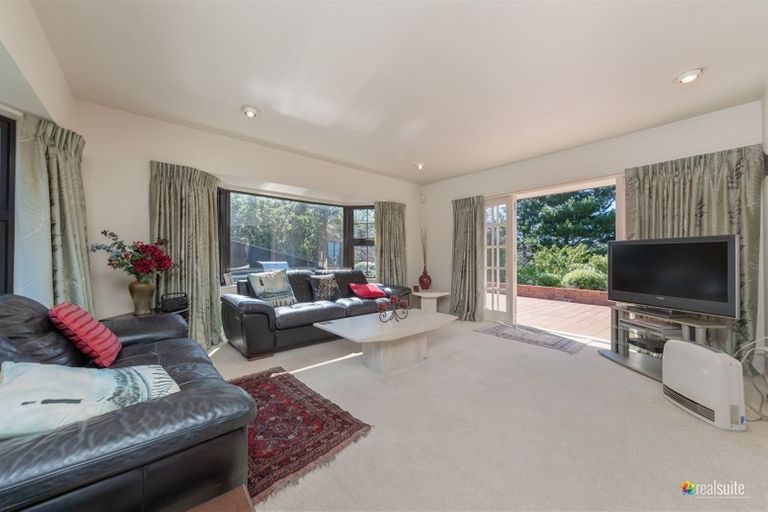 Photo of property in 104 Viewmont Drive, Harbour View, Lower Hutt, 5010
