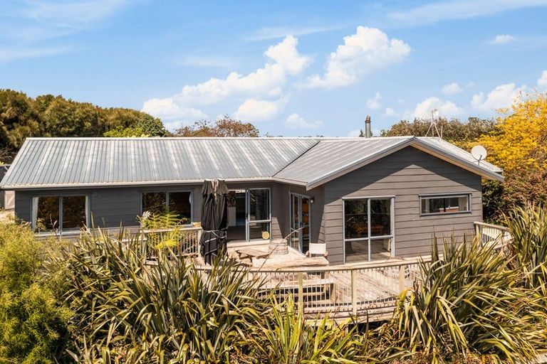 Photo of property in 14 Arthur Road, Paraite, New Plymouth, 4373