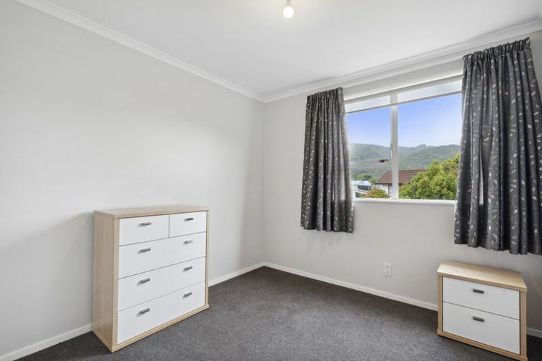 Photo of property in 18 Brightwater Crescent, Totara Park, Upper Hutt, 5018
