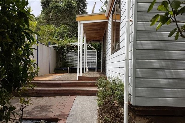 Photo of property in 56 Redoubt Road, Goodwood Heights, Auckland, 2105