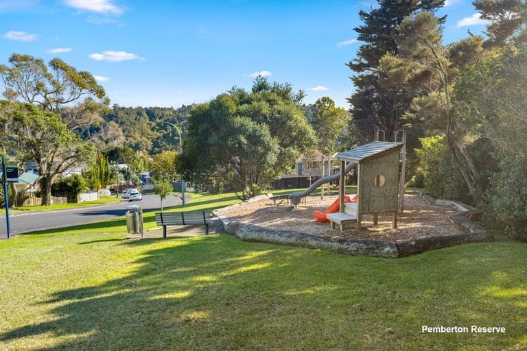 Photo of property in 56 Pemberton Avenue, Bayview, Auckland, 0629
