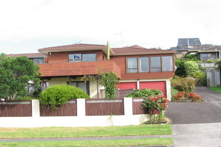 Photo of property in 2/25 Sunderlands Road, Half Moon Bay, Auckland, 2012