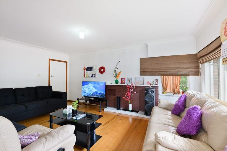 Photo of property in 142 Lincoln Road, Henderson, Auckland, 0610
