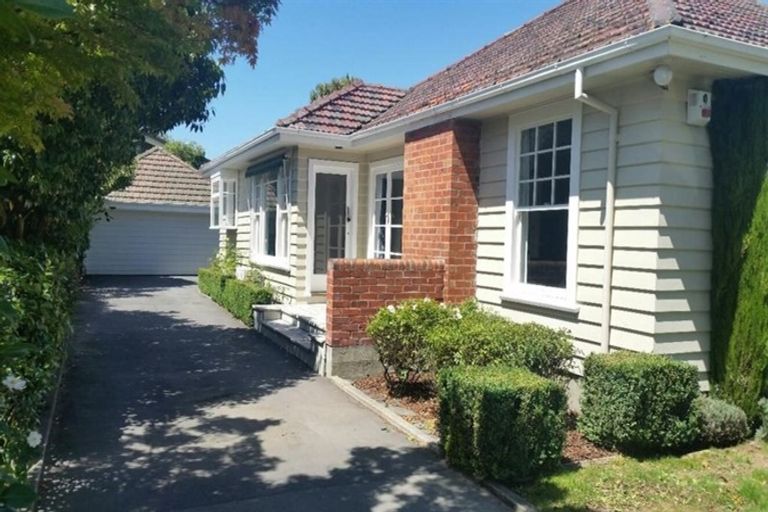 Photo of property in 76 Clyde Road, Ilam, Christchurch, 8041