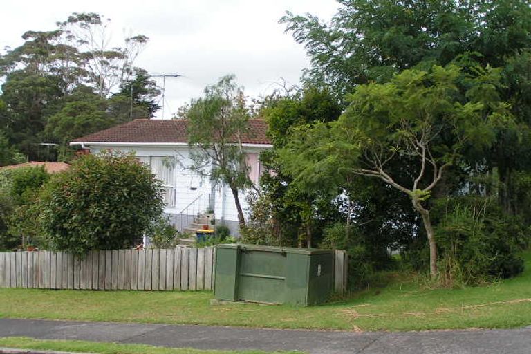 Photo of property in 4 Arde Place, Massey, Auckland, 0614