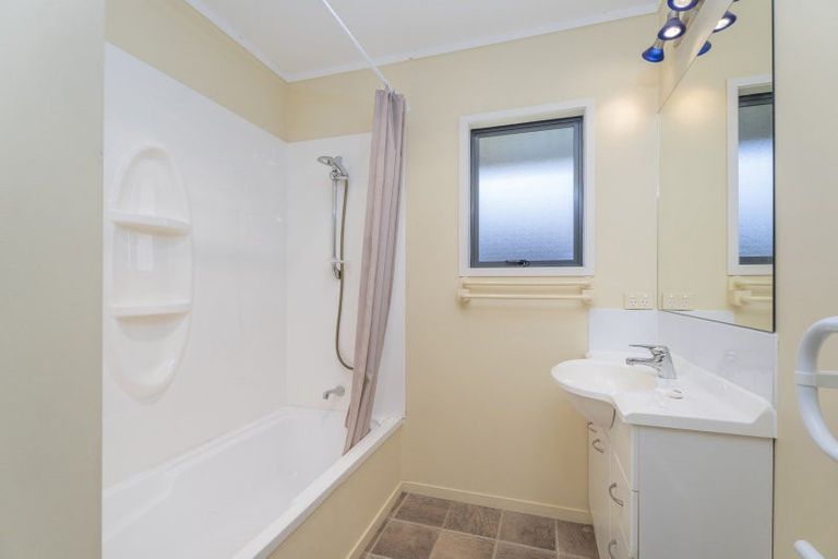 Photo of property in 5 Cholmondeley Crescent, Whitianga, 3510