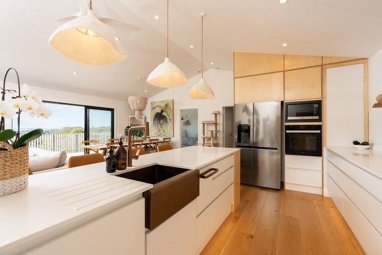 Photo of property in 21 Ngapuke Lane, Parua Bay, Onerahi, 0192