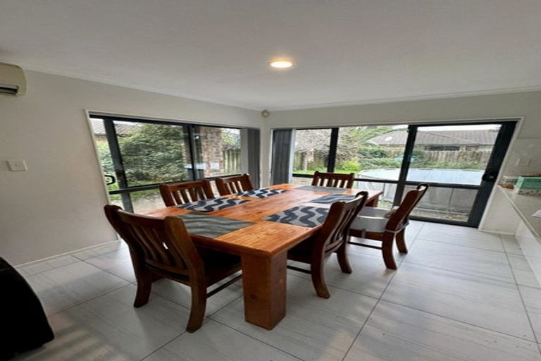 Photo of property in 58 Wattle Farm Road, Wattle Downs, Auckland, 2103