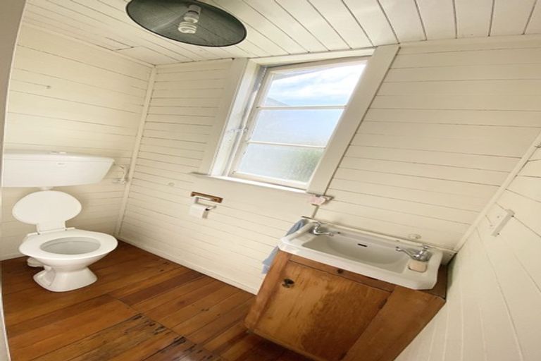 Photo of property in 35 Memorial Avenue, Ilam, Christchurch, 8053