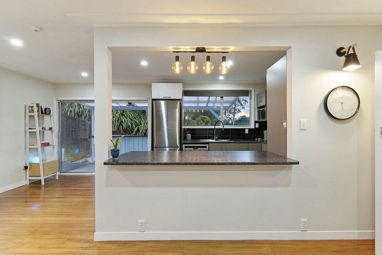 Photo of property in 23 Epping Road, Henderson, Auckland, 0610