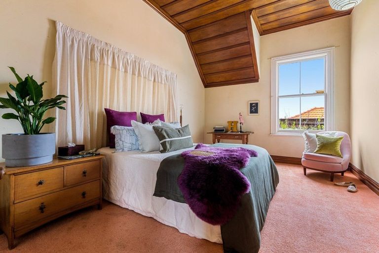 Photo of property in 126 Vauxhall Road, Narrow Neck, Auckland, 0624