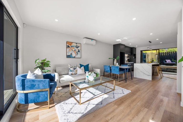 Photo of property in 10d Prince Regent Drive, Half Moon Bay, Auckland, 2012