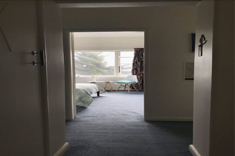 Photo of property in 182 Oriental Parade, Oriental Bay, Wellington, 6011