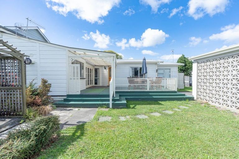 Photo of property in 1 Bryant Street, Takaro, Palmerston North, 4412