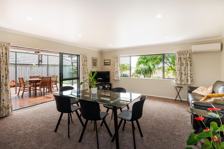 Photo of property in 147 Pacific Drive, Fitzherbert, Palmerston North, 4410