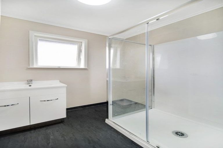 Photo of property in 19 Convair Crescent, Mangere, Auckland, 2022
