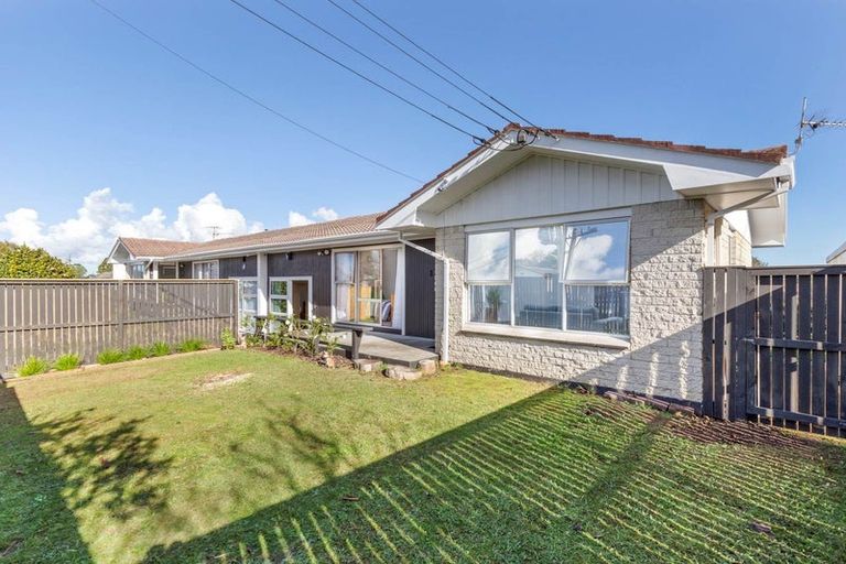 Photo of property in 2/15 Kohiwi Road, Manurewa, Auckland, 2102