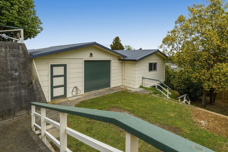 Photo of property in 16 The Drive, Brookfield, Tauranga, 3110
