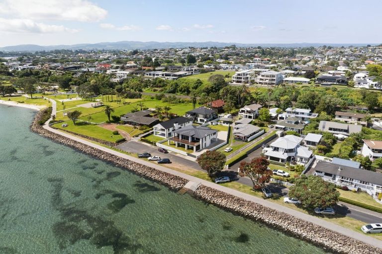 Photo of property in 13b Beach Road, Otumoetai, Tauranga, 3110
